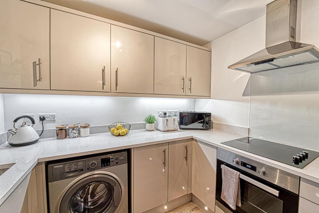Guest Homes - Watledge House Apartment Tewkesbury Esterno foto