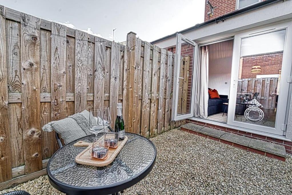 Guest Homes - Watledge House Apartment Tewkesbury Esterno foto