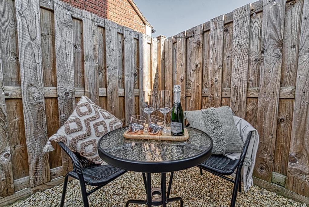 Guest Homes - Watledge House Apartment Tewkesbury Esterno foto